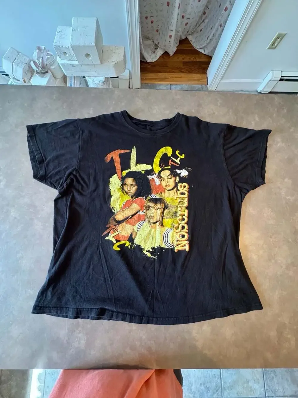 TLC No Scrubs black and yellow Graphic Tee #TLC... - Picture 2 of 5